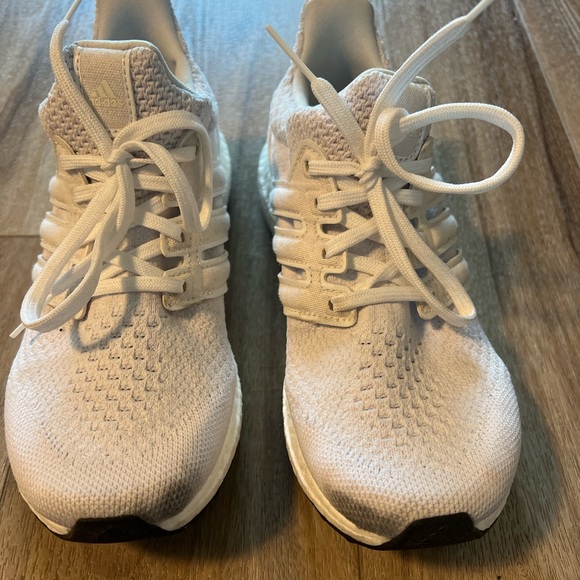 Adidas boost white running shoes. Size 6 - Picture 5 of 5